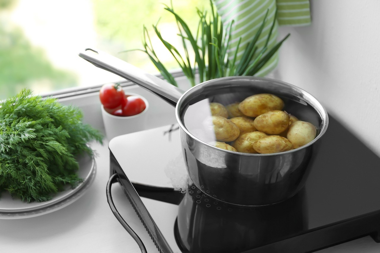 Warum Kartoffeln In Kaltes Wasser Warum Erdäpfel zum Kochen in kaltes Wasser gelegt werden