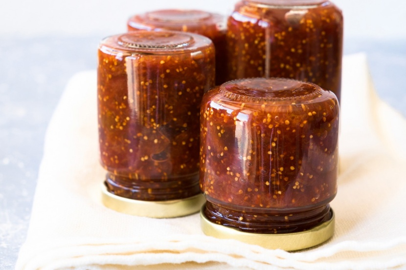 Wozu die Marmeladegläser auf den Kopf stellen