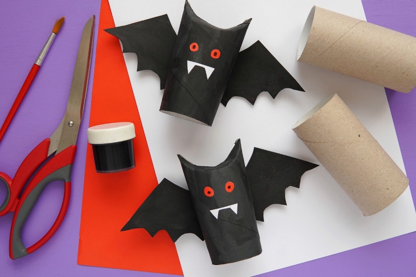 Bastelidee: Klopapierrollen-Monster für Halloween